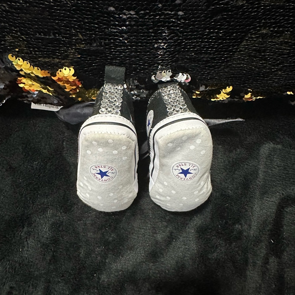 Infants Chuck Taylor Converse Bedazzled Stones w/ Ribbon Laces Size 2C - Picture 2 of 5